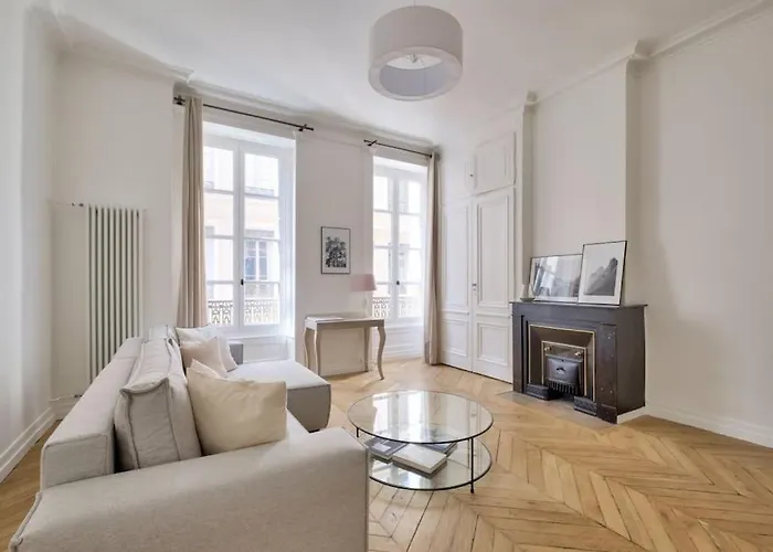 Renovated 1Br Flat Near L Pradel Metro Station